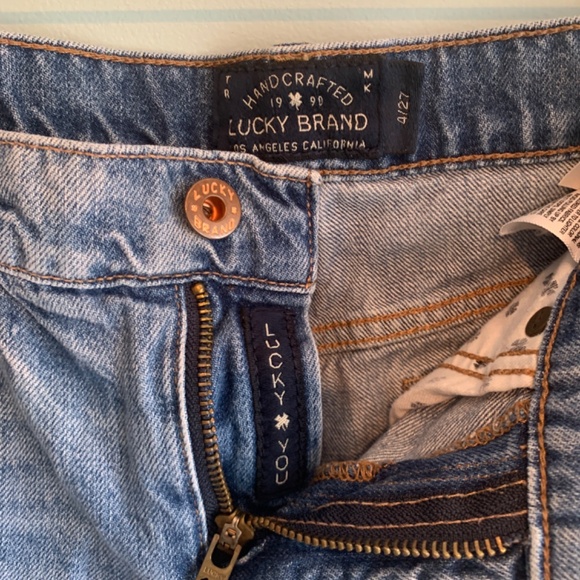Lucky Brand The Roll Up Distressed Shorts Women's 4/27 Blue whiskered - Picture 3 of 10